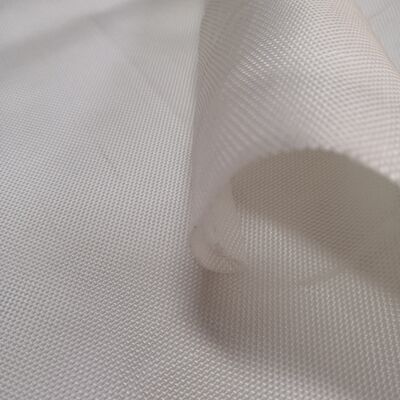 Largura 5,2 m Produto de alta resistência à tração com alongamento de 10% adequado para cargas pesadas e usos mecânicos