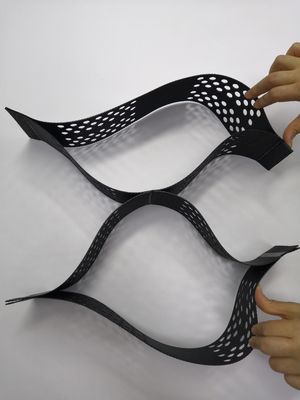 Espessura 1,5 mm Geocell para construção de estradas com espaço de soldagem 330 mm garantindo a contenção do solo e estabilidade da fundação da estrada