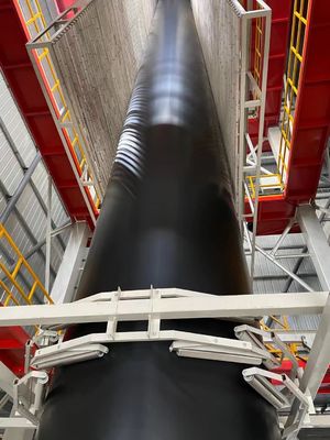 Superfície lisa Geomembrana de HDPE Largura de 1 a 12 metros Projetado para revestimentos de reservatórios e projetos de proteção ambiental