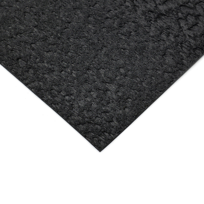 Elongamento do revestimento Hdpe liso de 1 mm na ruptura ≥ 700% Conteúdo de preto de carbono 2,0-3,0% Para contenção de resíduos