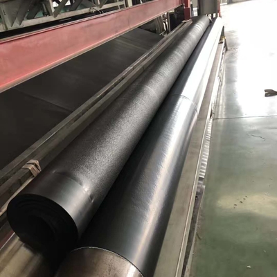 Conteúdo de preto de carbono 2,0-3,0% Resistência à ruptura ≥ 25KN/m alongamento na ruptura ≥ 700% HDPE Geomembrane Liner para a indústria de mineração