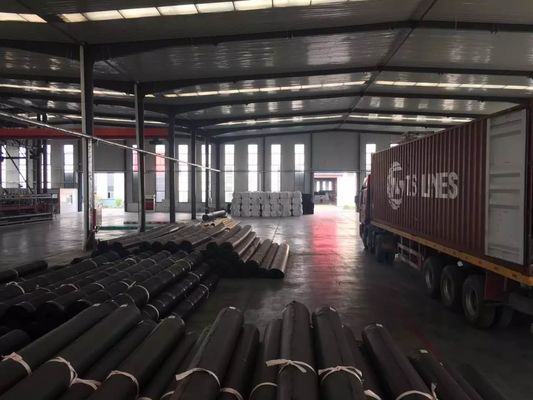 Geomembrana Resistente à Pressão Hidrostática Comprimento 50 a 100m Barreira Impermeável para Revestimentos de Aterros Sanitários e Projetos de Mineração