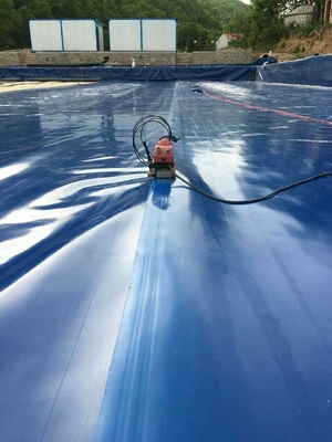 Operação de descarga azul do forro 1.5mm de Geomembrane do HDPE da piscina