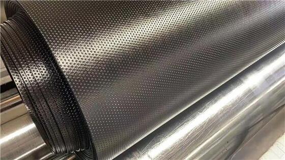 Geomembrana Resistente à Pressão Hidrostática Comprimento 50 a 100m Barreira Impermeável para Revestimentos de Aterros Sanitários e Projetos de Mineração