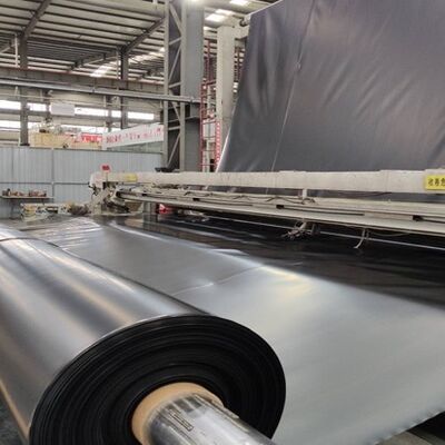 Geomembrana lisa de HDPE de 1,5 mm resistente aos raios UV para reservatórios de irrigação agrícola