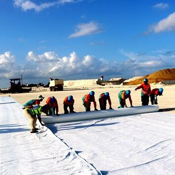 Geotextil não tecido de filamentos contínuos de longa duração para suporte de infraestruturas de pista de aeroportos