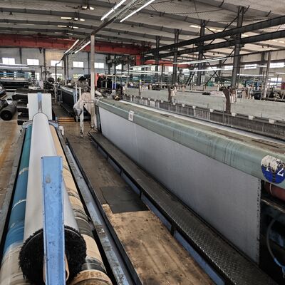 Tecido geotextil tecido industrial concebido para prevenir a erosão do solo e o deslocamento de agregados em aplicações de infraestrutura