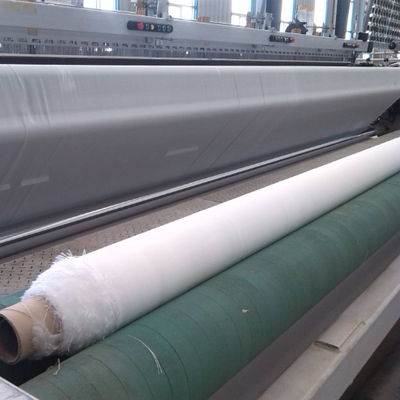 Tecido de geotextil concebido para prevenir a erosão do solo e o deslocamento de agregados em aplicações de infraestrutura