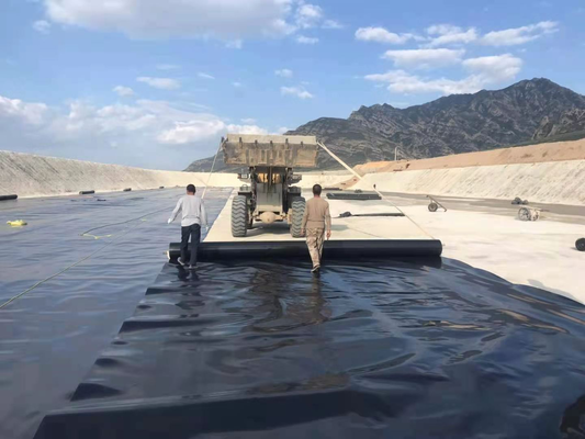 Forro preto protegido UV da geomembrana do HDPE para a construção artificial do lago