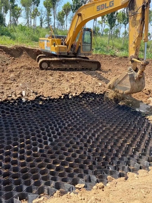 Textured e perfurado cobrir o HDPE Geocell da grade para a construção de estradas