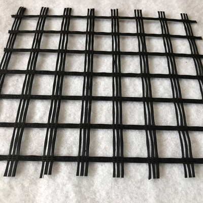 Tela feita malha preta 25KN 50KN 100KN de Geogrid da fibra de vidro para a estrada da parede de retenção