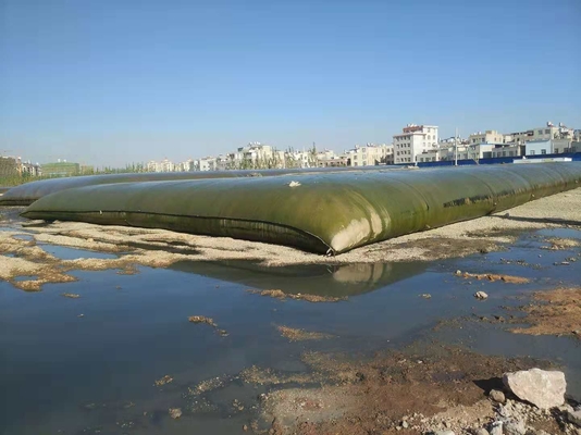 Desaguamento de sacos de geotextil para tratamento de águas residuais de óleo de palma