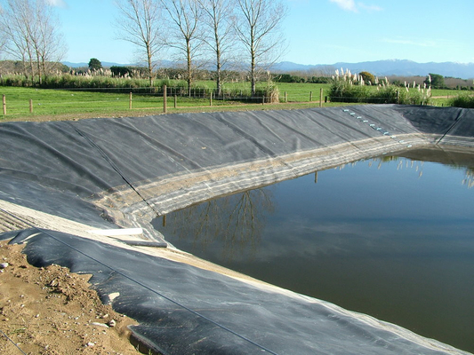 Liso impermeável escoamento composto rígido do LDPE Geomembrane do HDPE do anti Textured